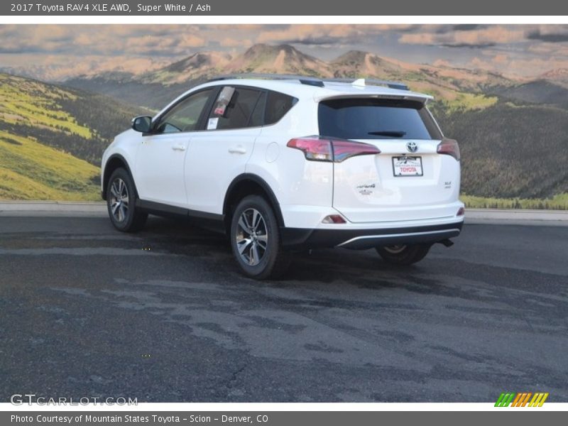 Super White / Ash 2017 Toyota RAV4 XLE AWD