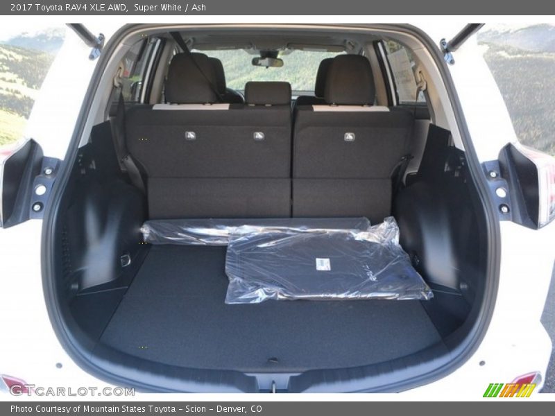 Super White / Ash 2017 Toyota RAV4 XLE AWD
