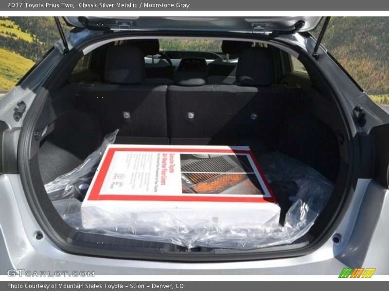 Classic Silver Metallic / Moonstone Gray 2017 Toyota Prius Two
