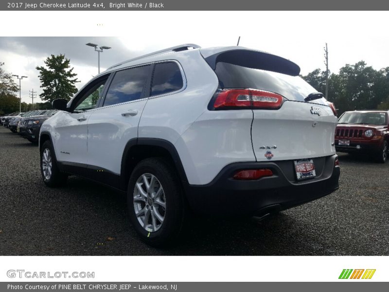 Bright White / Black 2017 Jeep Cherokee Latitude 4x4