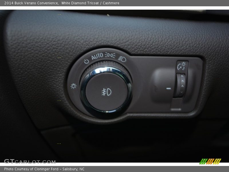 White Diamond Tricoat / Cashmere 2014 Buick Verano Convenience