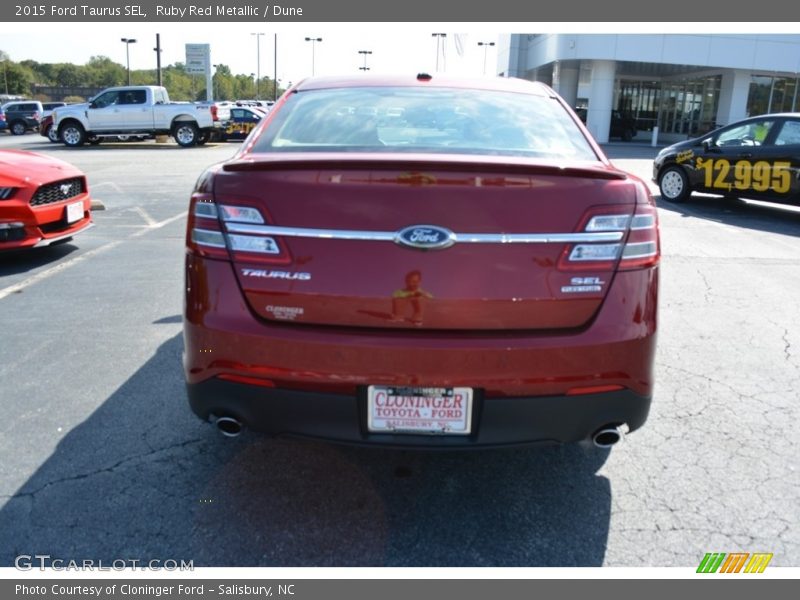 Ruby Red Metallic / Dune 2015 Ford Taurus SEL