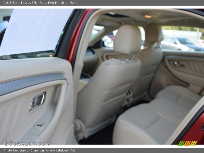 Ruby Red Metallic / Dune 2015 Ford Taurus SEL