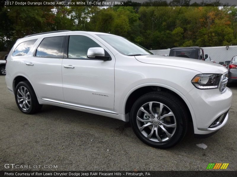Front 3/4 View of 2017 Durango Citadel AWD