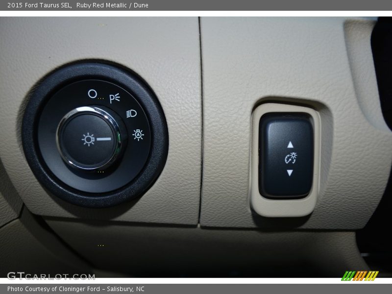 Ruby Red Metallic / Dune 2015 Ford Taurus SEL