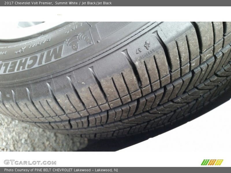 Summit White / Jet Black/Jet Black 2017 Chevrolet Volt Premier