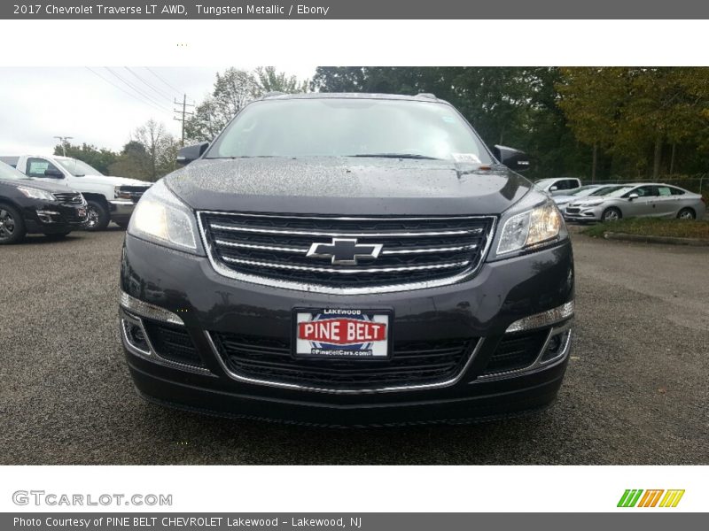 Tungsten Metallic / Ebony 2017 Chevrolet Traverse LT AWD