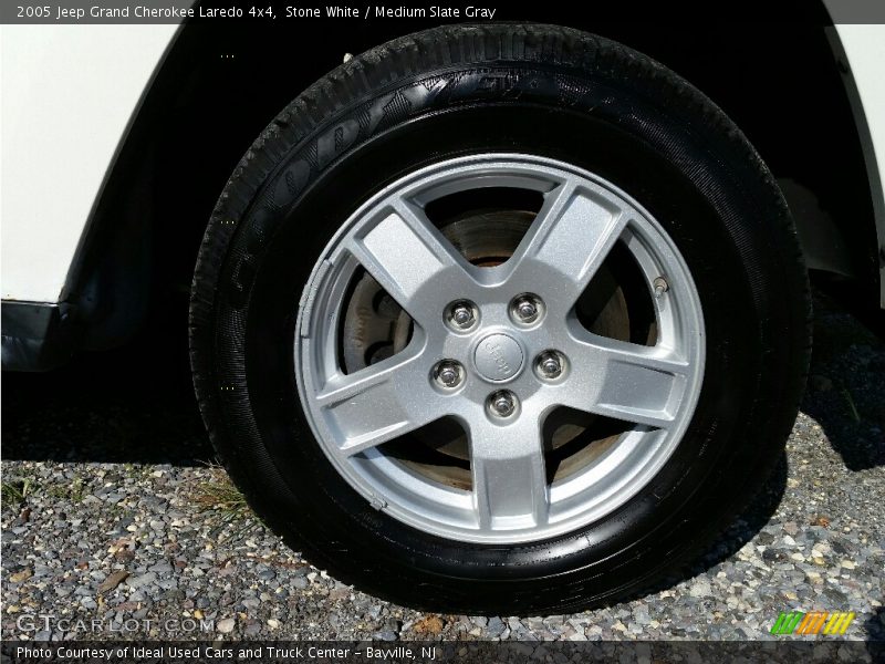 Stone White / Medium Slate Gray 2005 Jeep Grand Cherokee Laredo 4x4