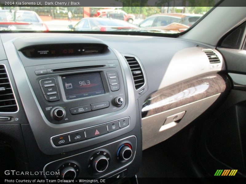 Dark Cherry / Black 2014 Kia Sorento LX