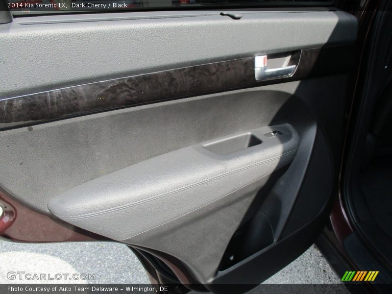 Dark Cherry / Black 2014 Kia Sorento LX