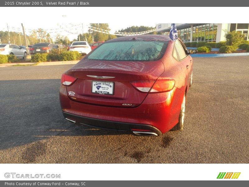 Velvet Red Pearl / Black 2015 Chrysler 200 S