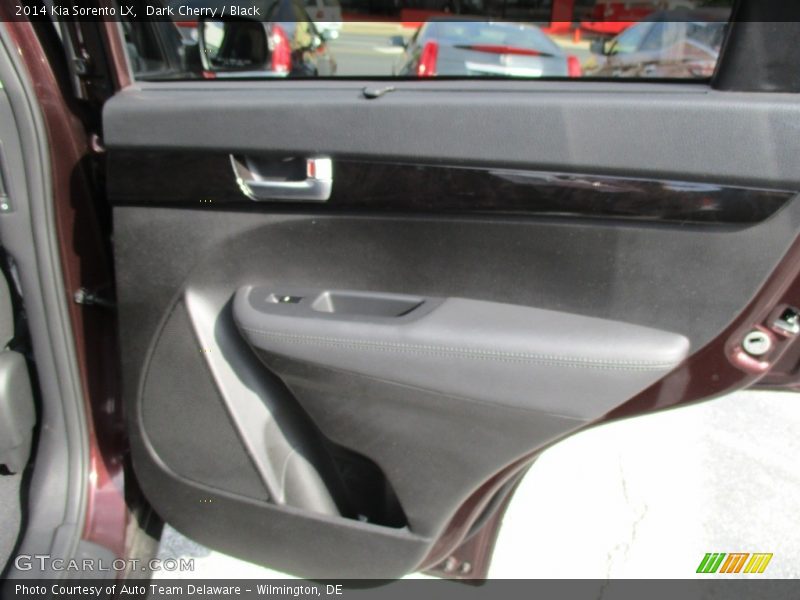 Dark Cherry / Black 2014 Kia Sorento LX