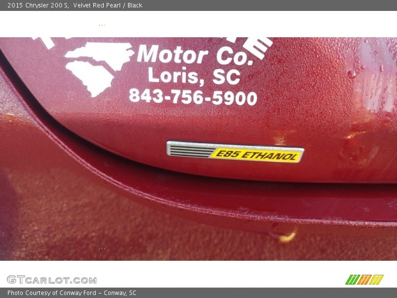 Velvet Red Pearl / Black 2015 Chrysler 200 S