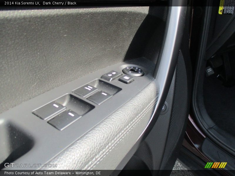 Dark Cherry / Black 2014 Kia Sorento LX