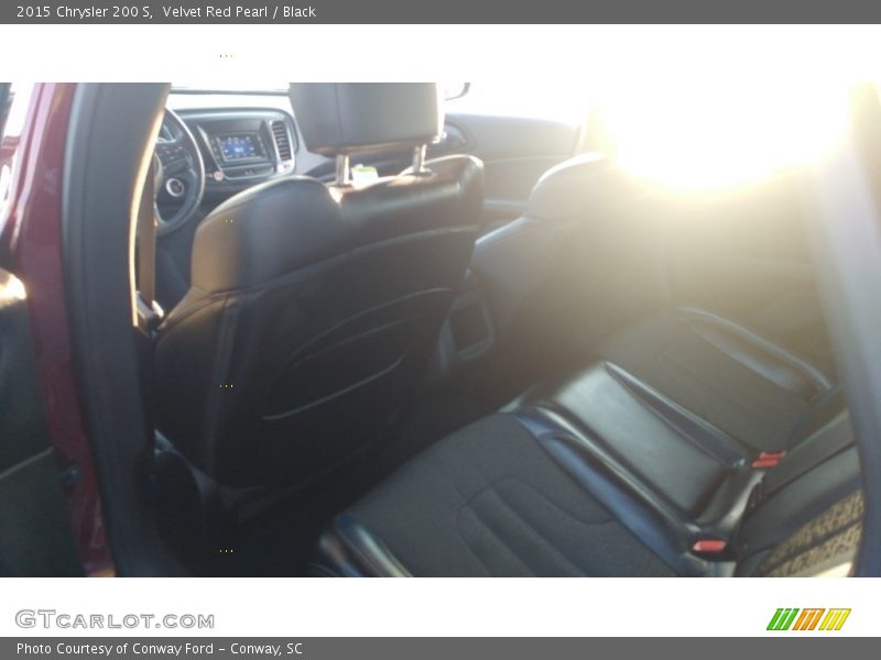 Velvet Red Pearl / Black 2015 Chrysler 200 S