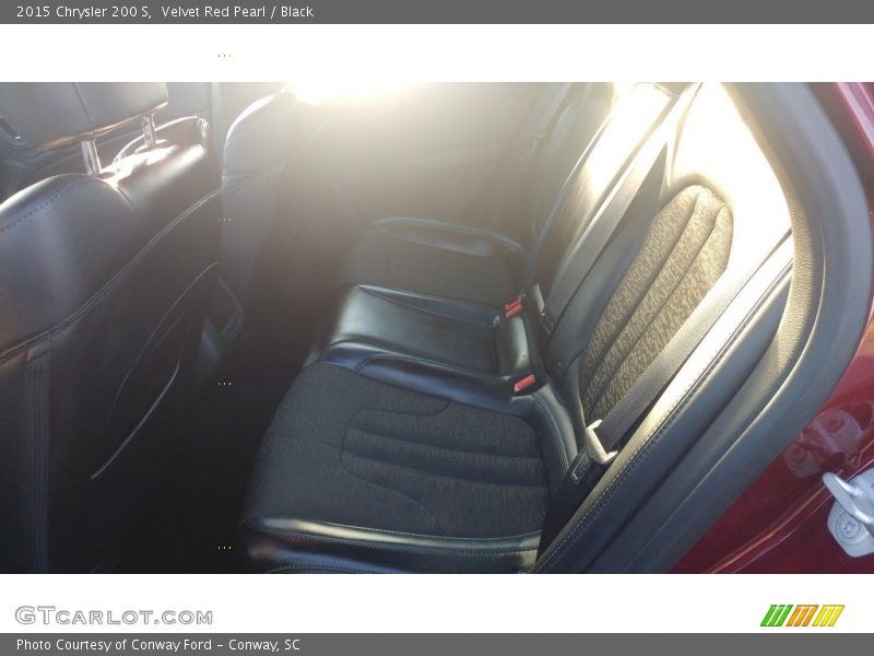 Velvet Red Pearl / Black 2015 Chrysler 200 S