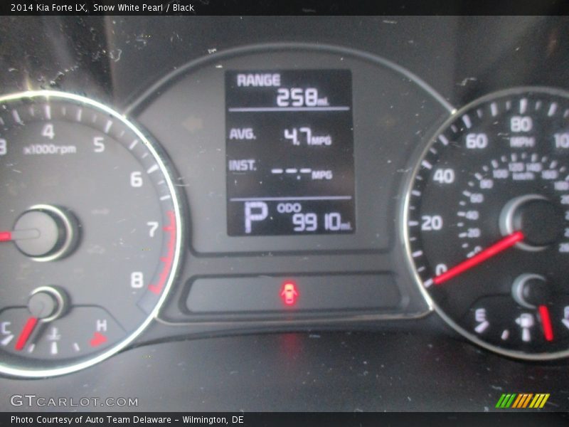 Snow White Pearl / Black 2014 Kia Forte LX