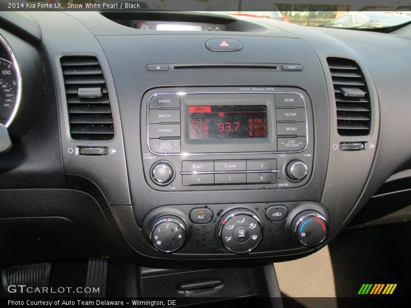 Snow White Pearl / Black 2014 Kia Forte LX