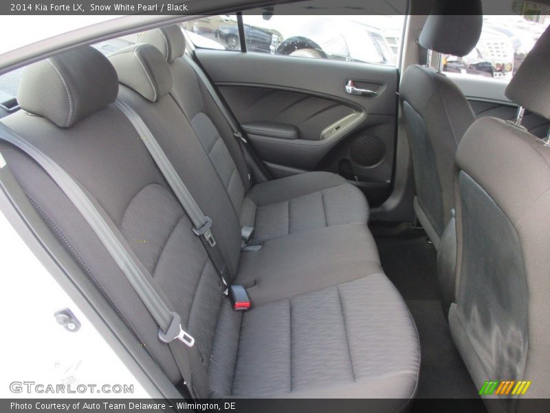 Snow White Pearl / Black 2014 Kia Forte LX