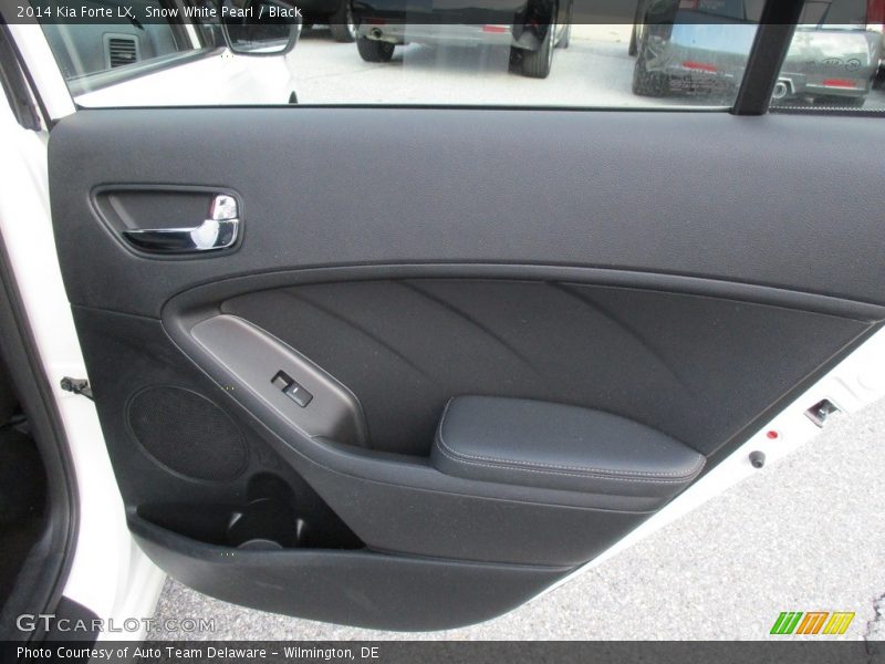 Snow White Pearl / Black 2014 Kia Forte LX
