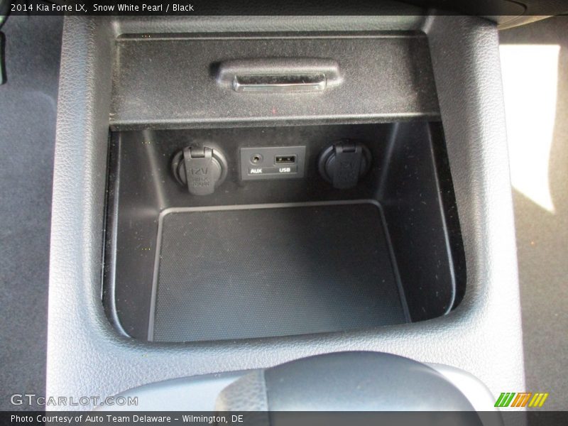Snow White Pearl / Black 2014 Kia Forte LX
