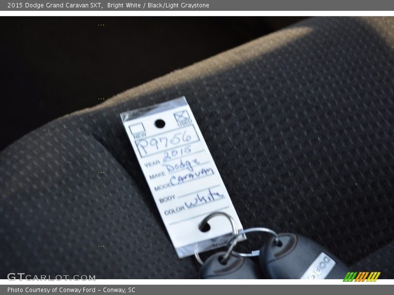 Bright White / Black/Light Graystone 2015 Dodge Grand Caravan SXT