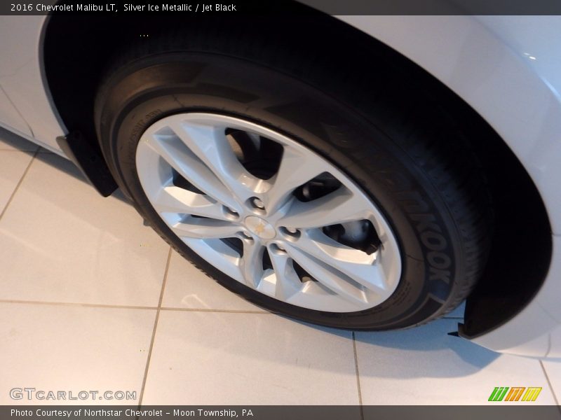 Silver Ice Metallic / Jet Black 2016 Chevrolet Malibu LT
