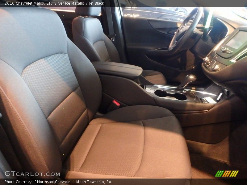 Silver Ice Metallic / Jet Black 2016 Chevrolet Malibu LT