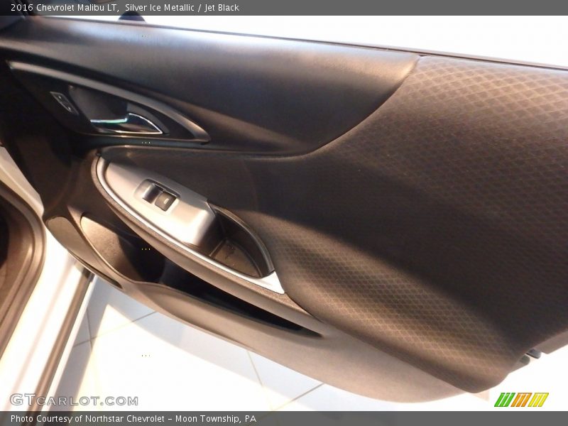 Silver Ice Metallic / Jet Black 2016 Chevrolet Malibu LT