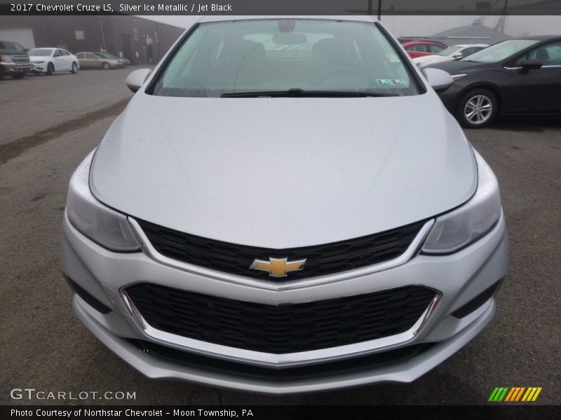 Silver Ice Metallic / Jet Black 2017 Chevrolet Cruze LS