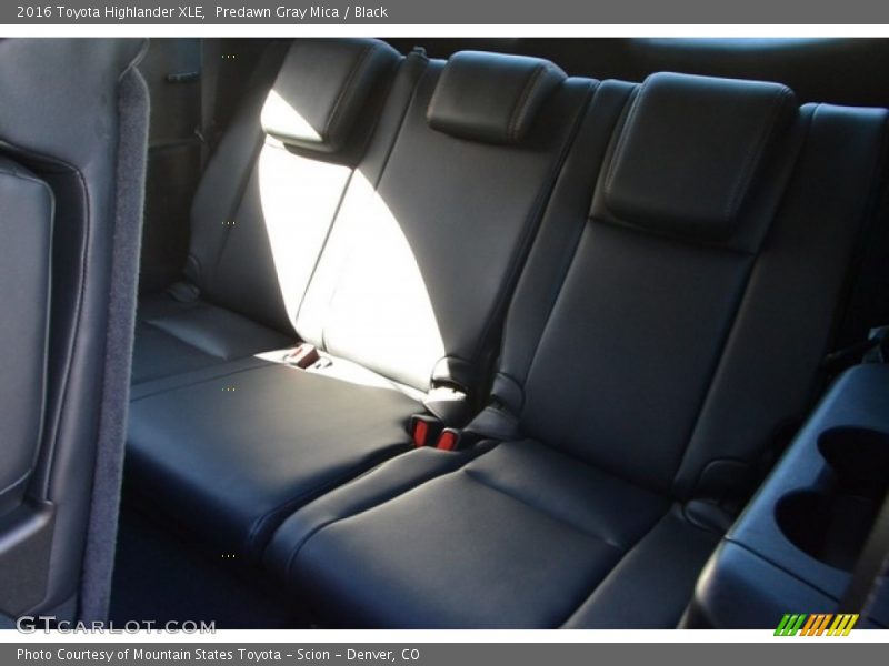 Predawn Gray Mica / Black 2016 Toyota Highlander XLE