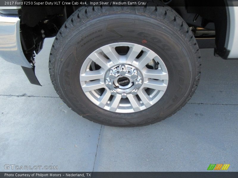 Ingot Silver / Medium Earth Gray 2017 Ford F250 Super Duty XLT Crew Cab 4x4