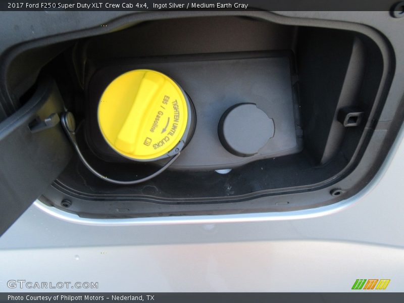 Ingot Silver / Medium Earth Gray 2017 Ford F250 Super Duty XLT Crew Cab 4x4