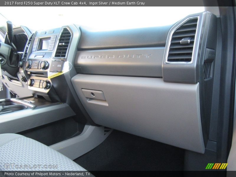 Ingot Silver / Medium Earth Gray 2017 Ford F250 Super Duty XLT Crew Cab 4x4