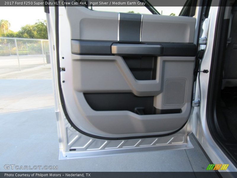 Ingot Silver / Medium Earth Gray 2017 Ford F250 Super Duty XLT Crew Cab 4x4