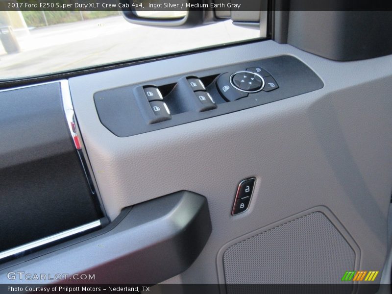 Ingot Silver / Medium Earth Gray 2017 Ford F250 Super Duty XLT Crew Cab 4x4