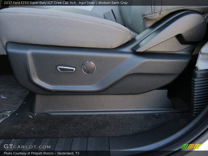 Ingot Silver / Medium Earth Gray 2017 Ford F250 Super Duty XLT Crew Cab 4x4
