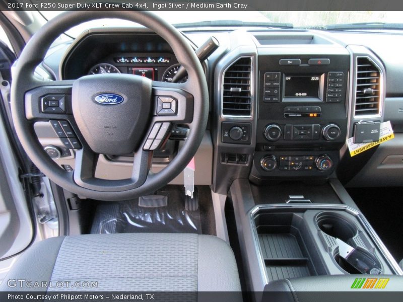 Ingot Silver / Medium Earth Gray 2017 Ford F250 Super Duty XLT Crew Cab 4x4