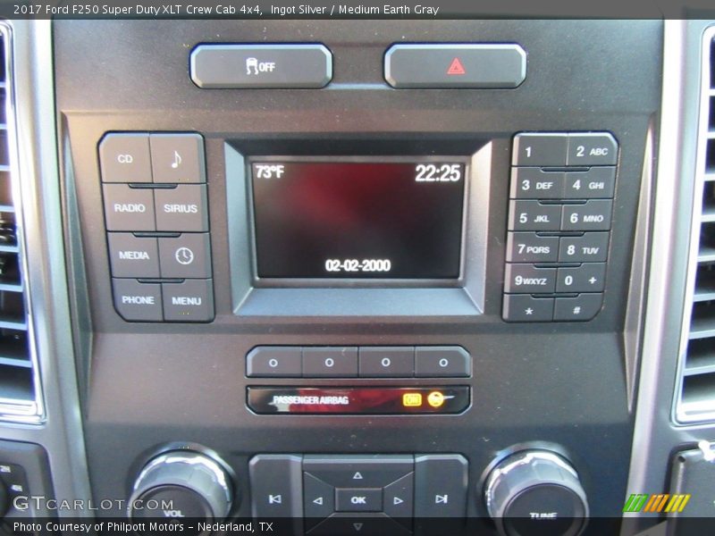 Ingot Silver / Medium Earth Gray 2017 Ford F250 Super Duty XLT Crew Cab 4x4