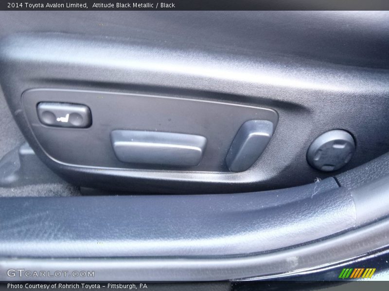 Attitude Black Metallic / Black 2014 Toyota Avalon Limited