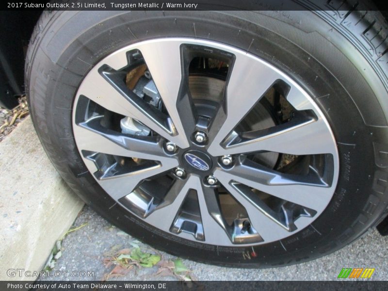 Tungsten Metallic / Warm Ivory 2017 Subaru Outback 2.5i Limited