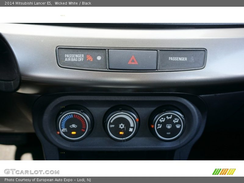 Wicked White / Black 2014 Mitsubishi Lancer ES