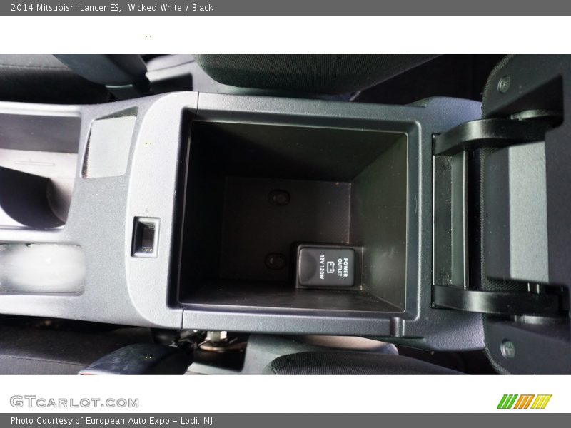 Wicked White / Black 2014 Mitsubishi Lancer ES