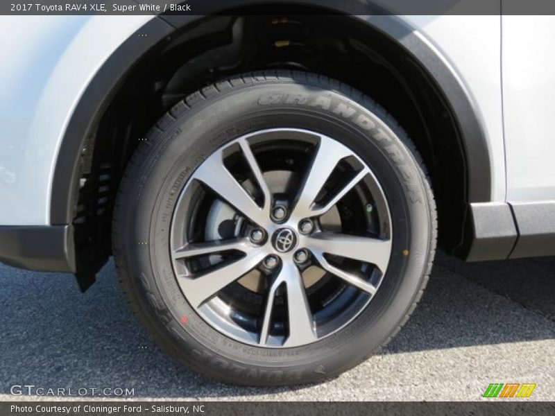 Super White / Black 2017 Toyota RAV4 XLE