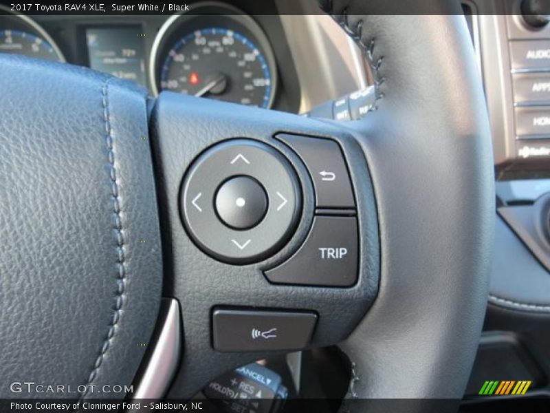 Super White / Black 2017 Toyota RAV4 XLE