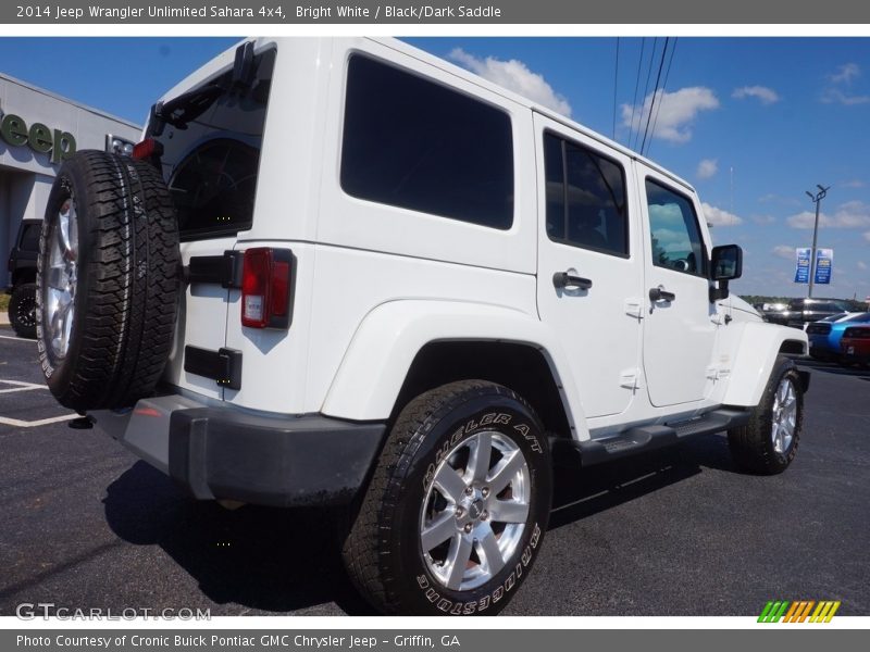 Bright White / Black/Dark Saddle 2014 Jeep Wrangler Unlimited Sahara 4x4