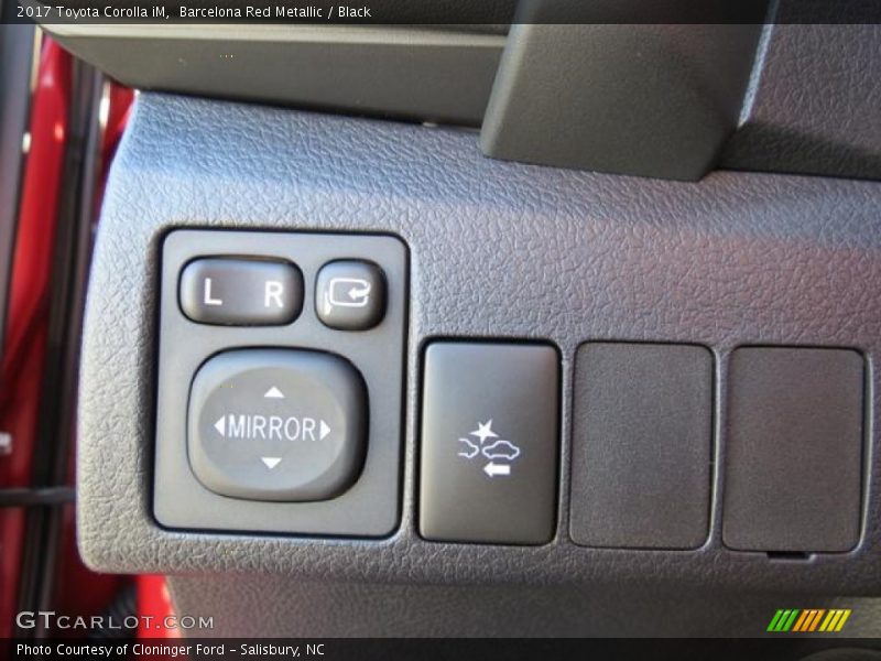 Controls of 2017 Corolla iM 