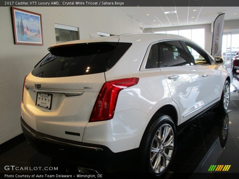 Crystal White Tricoat / Sahara Beige 2017 Cadillac XT5 Luxury AWD