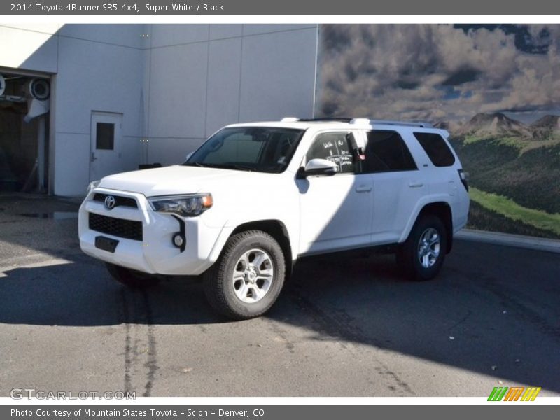 Super White / Black 2014 Toyota 4Runner SR5 4x4
