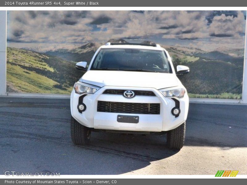 Super White / Black 2014 Toyota 4Runner SR5 4x4